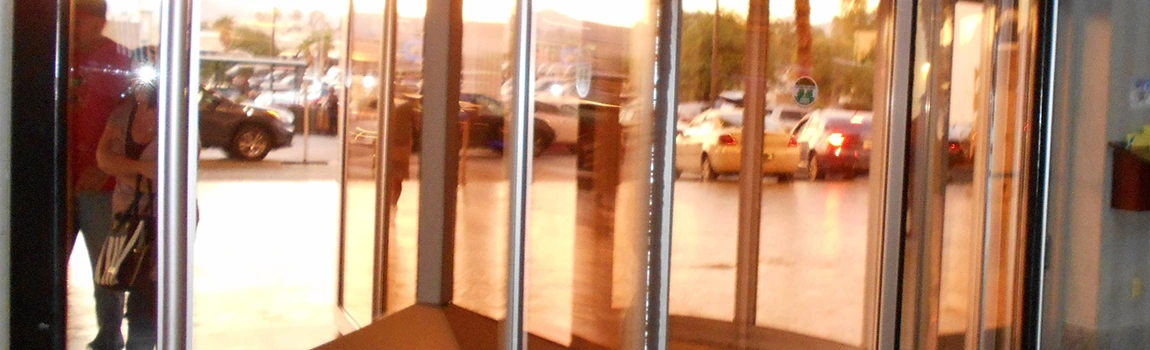 Storefront Glass Repair Cost in Opa-locka, FL